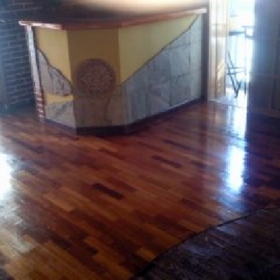 revestir paredes y suelos laminados