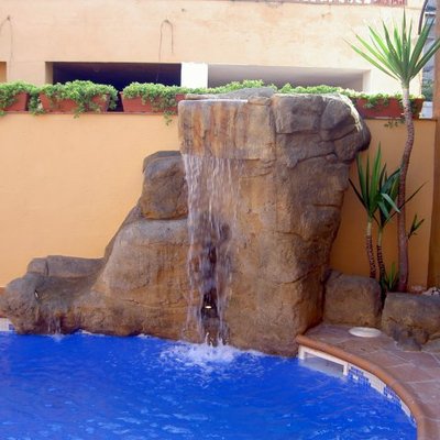 ROCA EN PISCINA 5