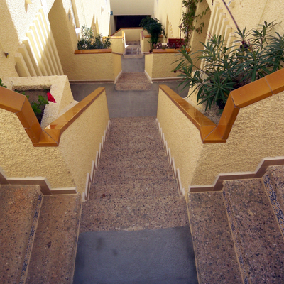 Rodapies escalinata en Urbanova