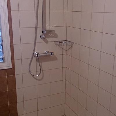 rompiendo color de azulejo 