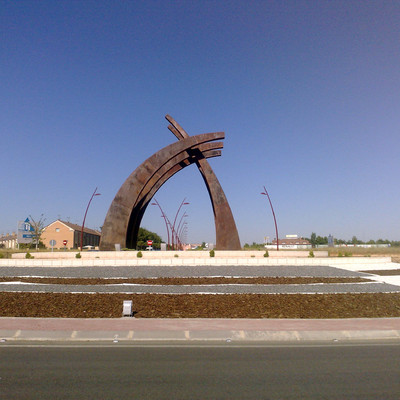 Rotonda de entrada en Azuqueca