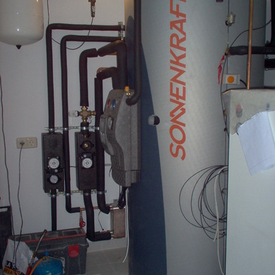 sala de maquinas solar térmica y caldera de gas