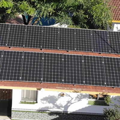 Instalación solar fotovoltaica de autoconsumo para vivienda