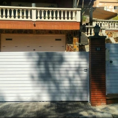 Puerta corredera garaje y peatonal