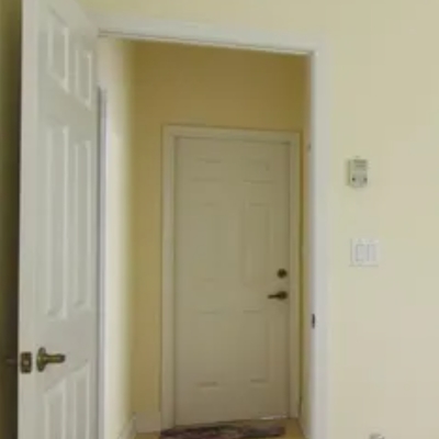 Salón y habitación.