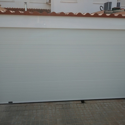 Puerta seccional de garaje