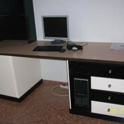 Escritorio lacado Blanco y Negro