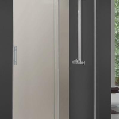 Mampara con puerta corredera.