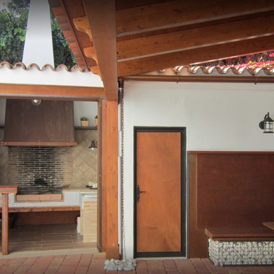 Pérgola y Paellero