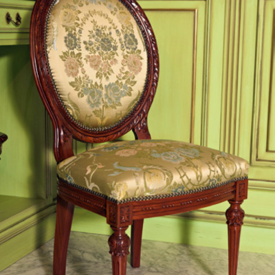 Silla clásica tapizada