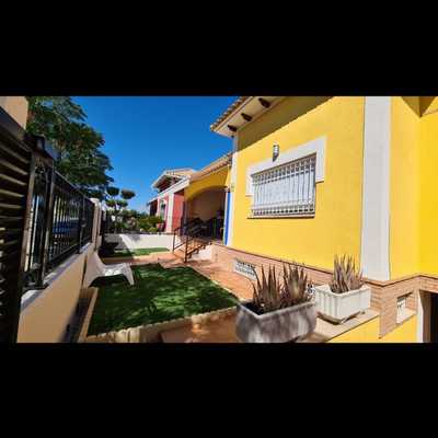 Remodelación fachada de casa.