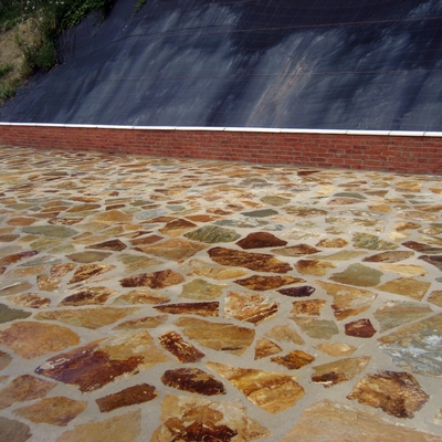 SOLADO DE PIEDRA DESCONCERTADA