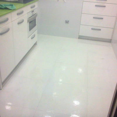 Solera de cocina con material rectificado de fomato grande