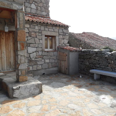 SOLERA PATIO DE PIEDRA