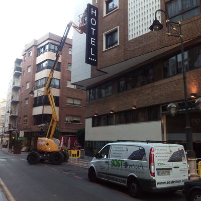 Cambio rótulo a Led Hotel Cartagena