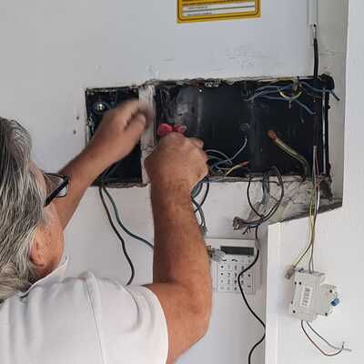 Instalación de cuadro eléctrico