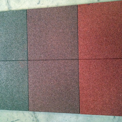 Suelo de caucho en losetas