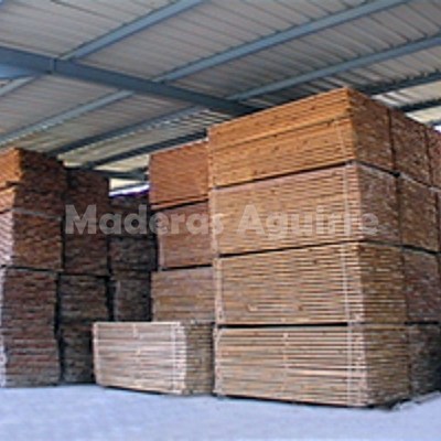 Tabla seca de pino seleccionado