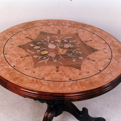 Tapa de mesa de marqueteria.