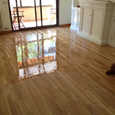 Tarima flotante de madera chapada