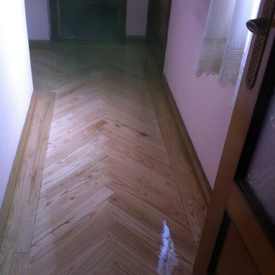 TARIMA PASILO ESPIGA 