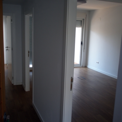 Tarima, tabiques, carpintería, electricidad..