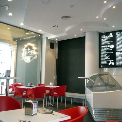 TASTY SANTANDER- 28 agosto 2012- apertura. calle burgos 3- santander