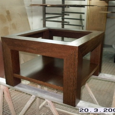 Taule de centre amb wengue massis