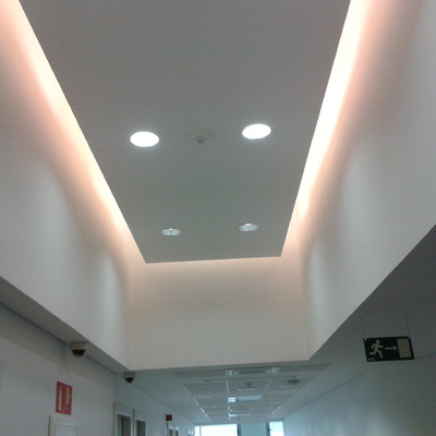 TECHO CON LUCES ESCONDIDAS