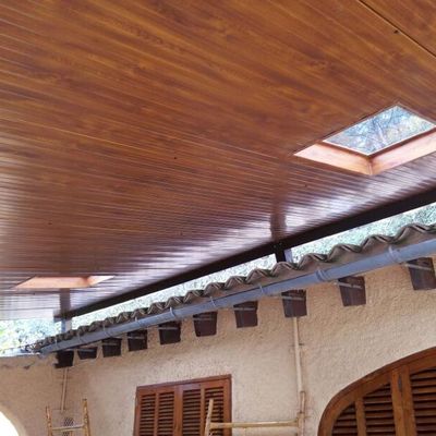 Techo con tragaluz interior madera