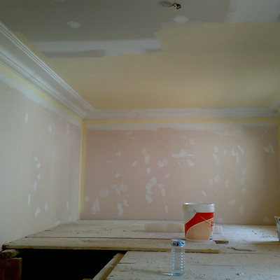 Techo de Pladur y moldura de escayola.