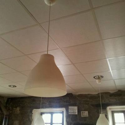 Techo registrable en bar.