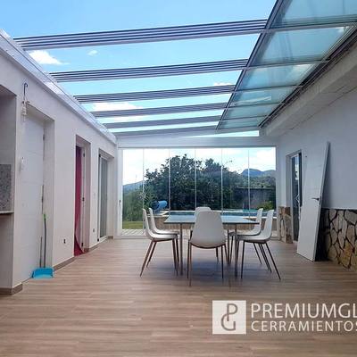 Porche cerrado con cristales