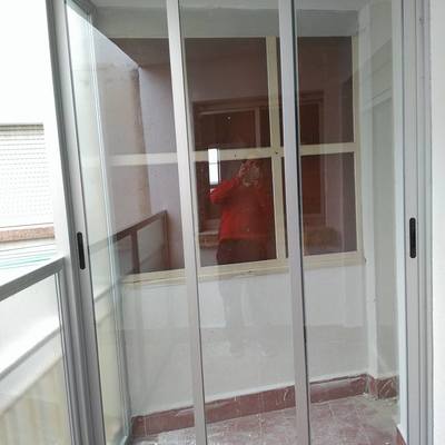 Armario exterior con puertas de cristal