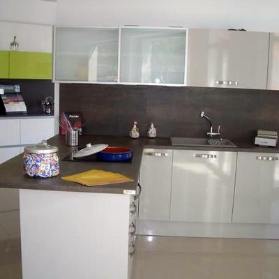 Thesize Porcelánico