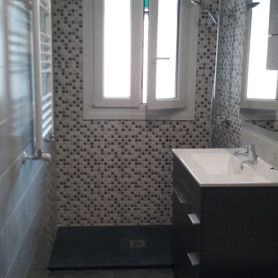 Reforma integral de baño a falta de colocar la mampara