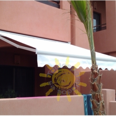 Toldo con motor, toldo cofre con mando a distancia