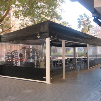 Toldo fijo para terraza de bar-restaurante