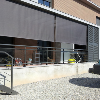 Toldo vertical con cable