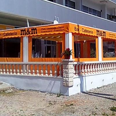 Toldo vertical con ventana