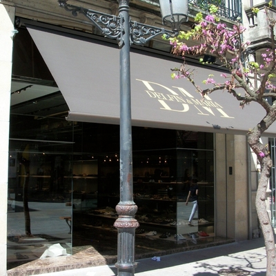 Toldos modelo cofre, motorizado y automatizado