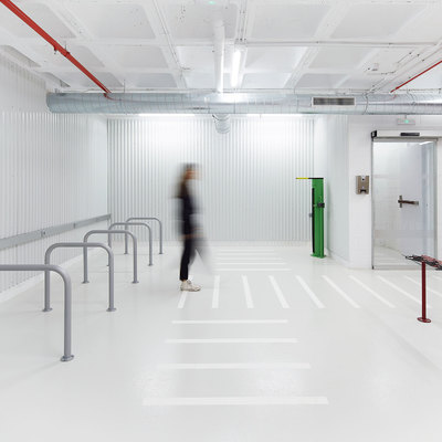 Reconversión de unos trasteros en aparcamiento para vehículos ligeros en un edificio de oficinas propiedad de Inmobiliaria Colonial.