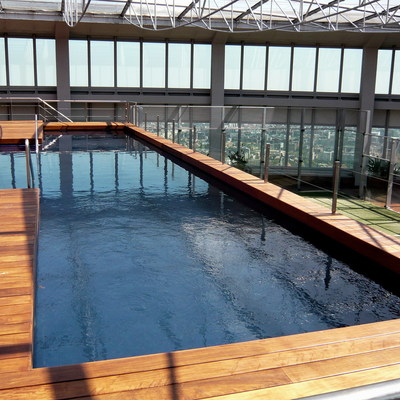 Piscina en planta 54 Torre Espacio