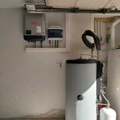 Inversor y depósito agua caliente