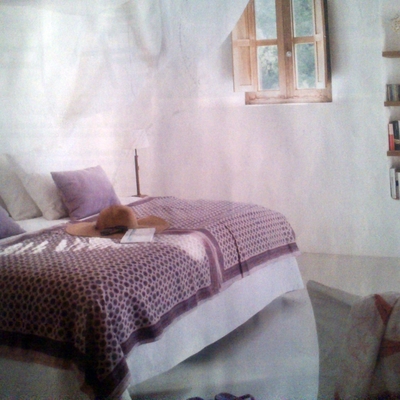 Un dormitorio con calidez