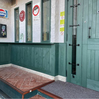 FACHADA NEGOCIO Y PUERTA