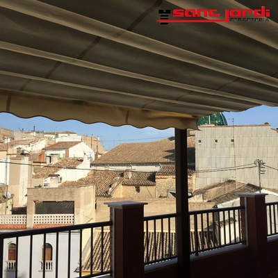 Pérgola imitación madera