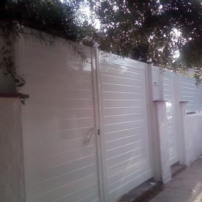 VALLAS DE ALUMINIO CON ALUMINIO EXTRUSIONADO