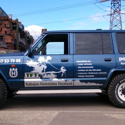 VEHÍCULO DE TRABAJO