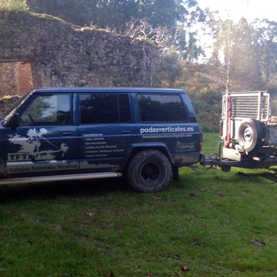 VEHÍCULO DE TRABAJO